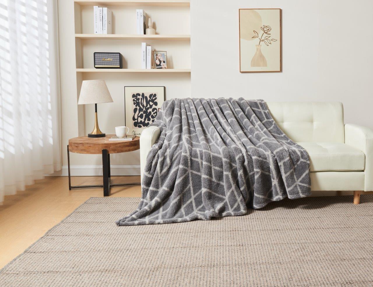 TEDDY ELY GEO THROW