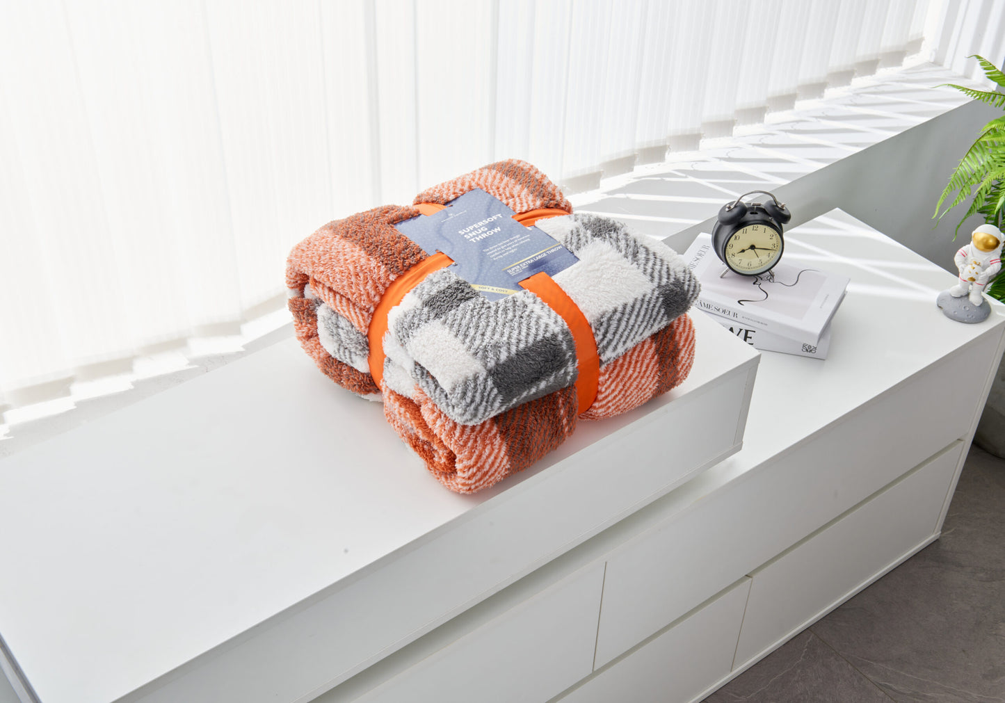TEDDY WINDSOR CHECK THROW
