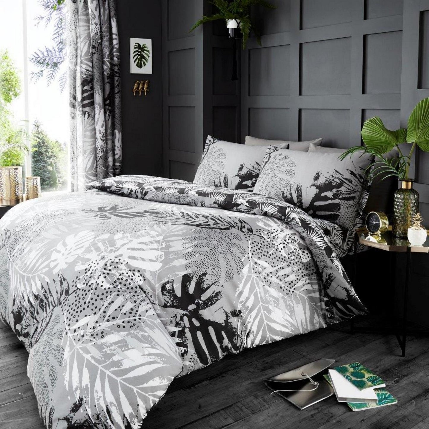 Dark Tropical Duvet Set