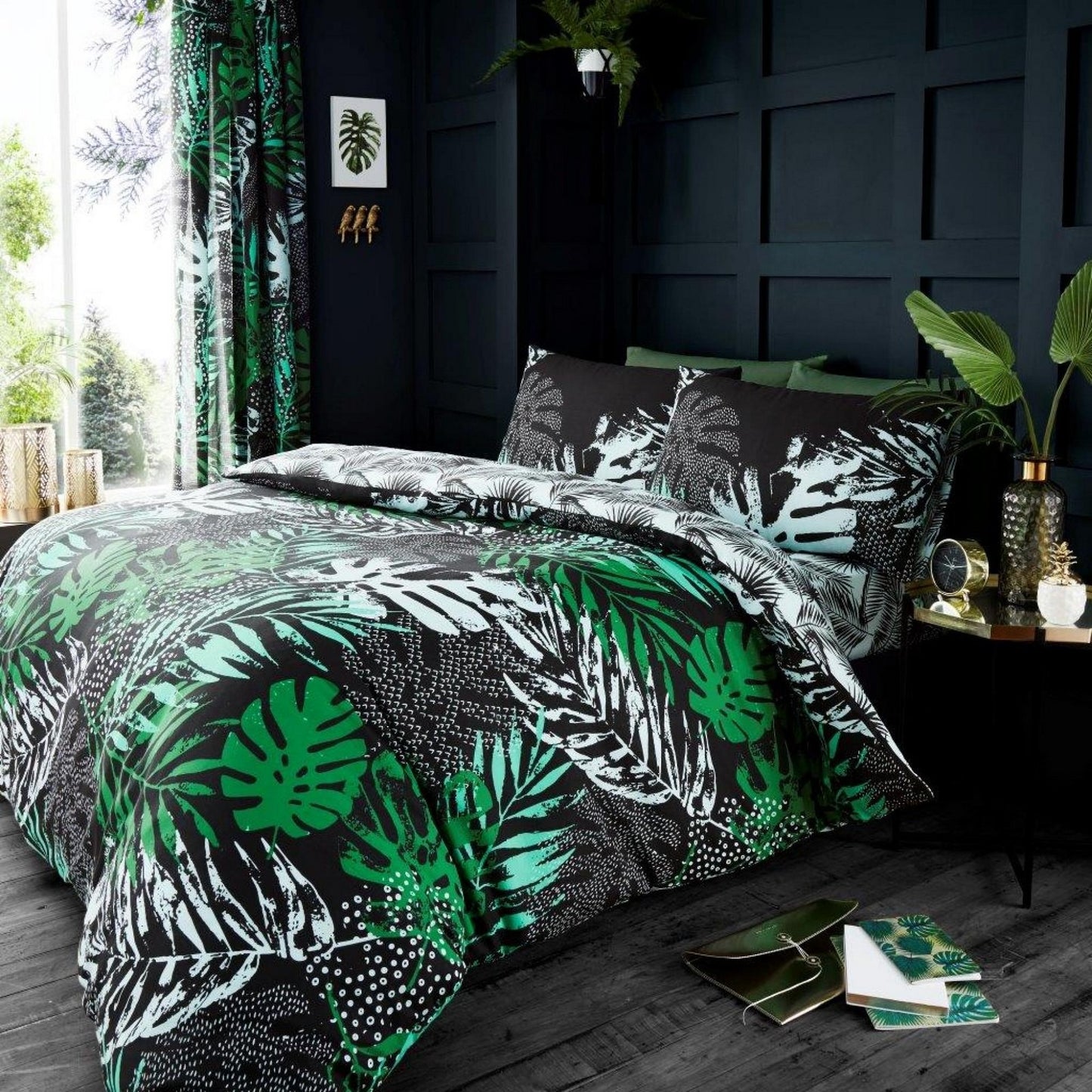 Dark Tropical Duvet Set